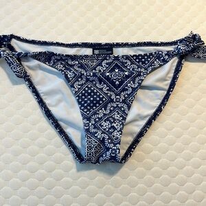 ⭐️Reyn Spooner, Bikini Bottoms, Excellent Condition, Blue/White Hankies Pattern